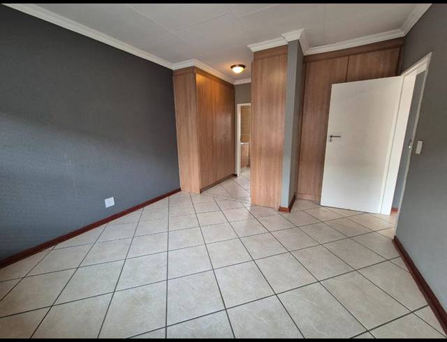 2 BEDROOM TOWNHOUSE FOR SALE IN MEYERSDAL